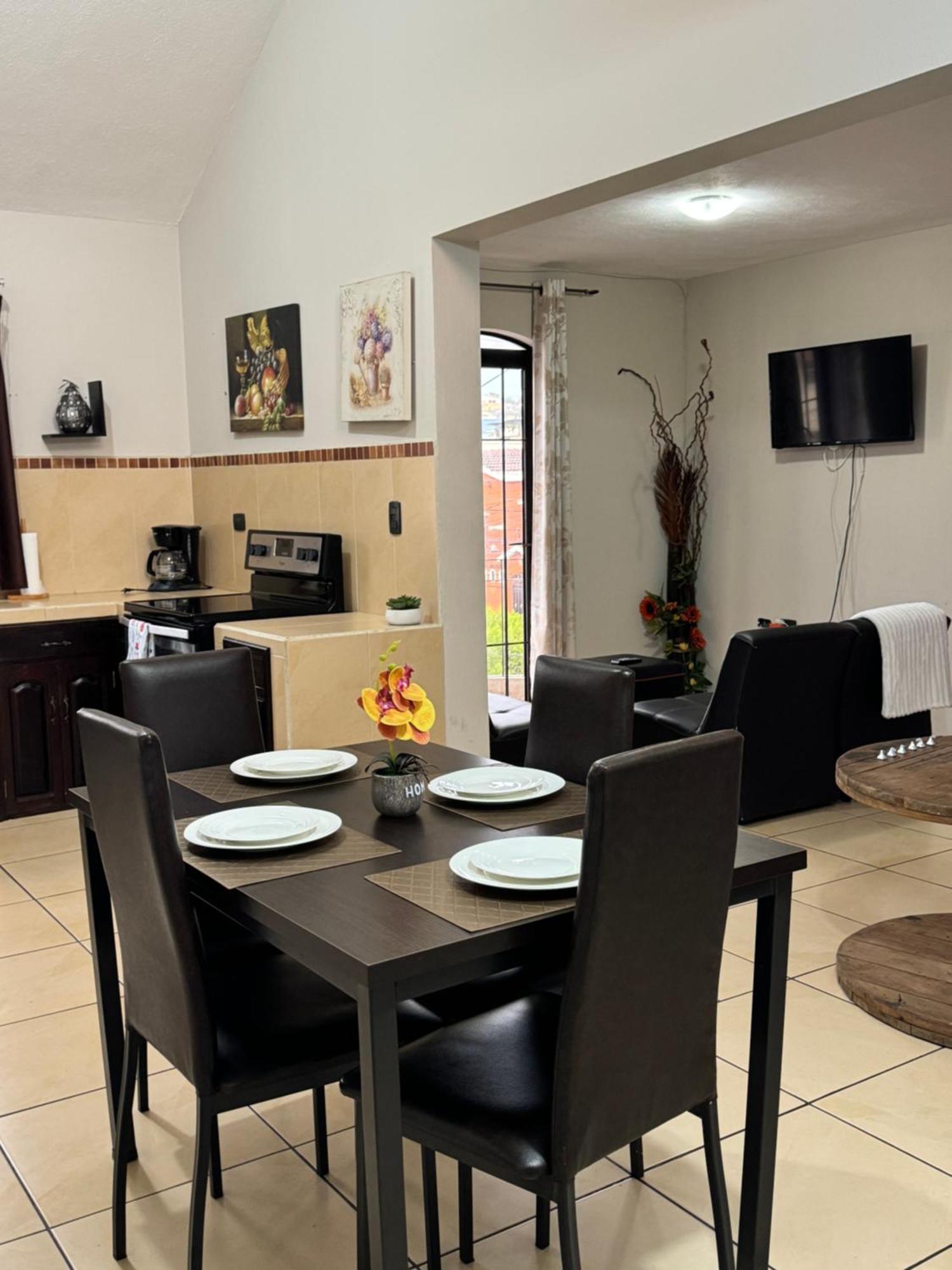 Amplio Apartamento, En Colonia Cerezos, Tercer Nivel Apartment Quetzaltenango Luaran gambar