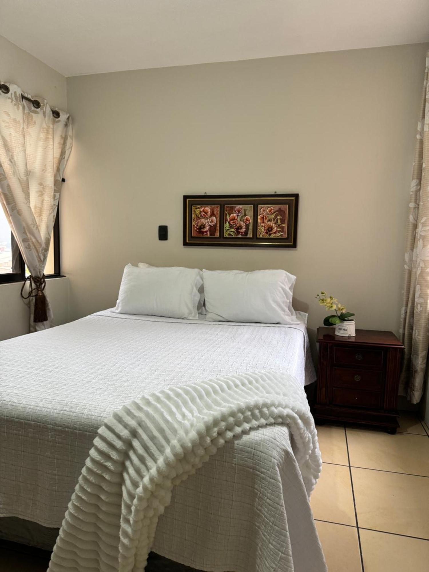 Amplio Apartamento, En Colonia Cerezos, Tercer Nivel Apartment Quetzaltenango Luaran gambar